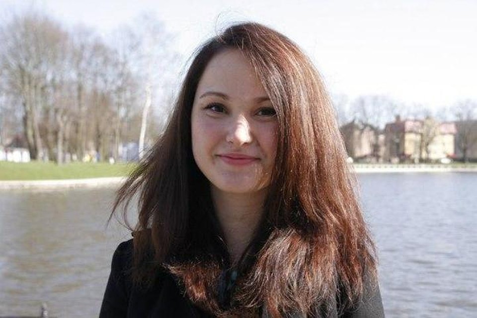 "Я немного перепугалась, когда осталась без туфельки, но быстро собралась, так как понимала, что не могу подвести "коробку", - говорит Ксения.