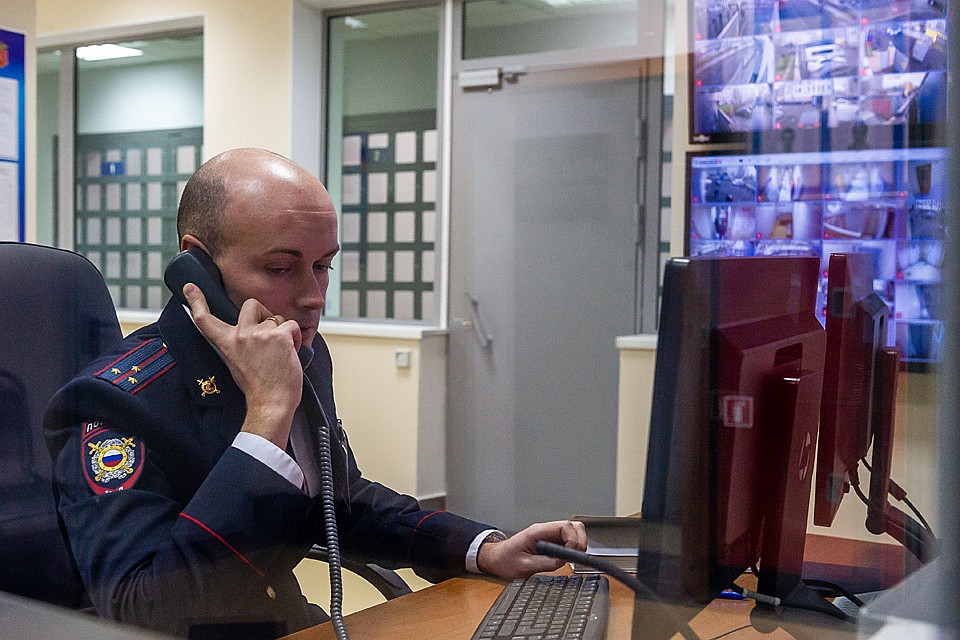 В настоящий момент полиция проводит проверку и разыскивает таинственную гадалку