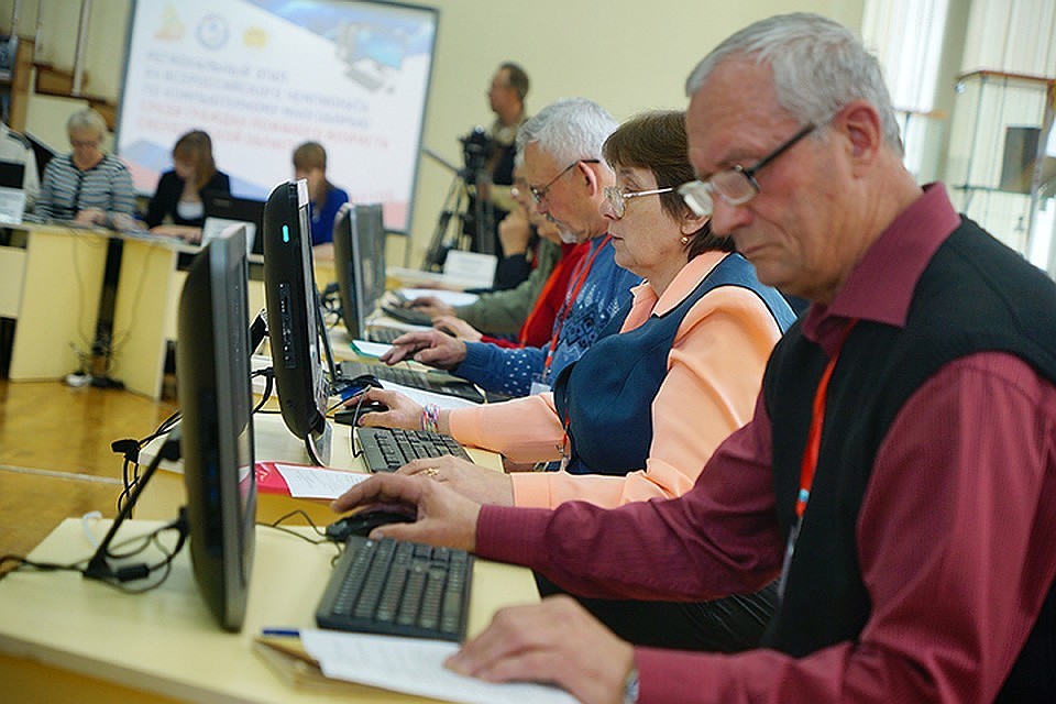 Работающие пенсионеры будут освобождаться от взносов в фонд социального страхования.