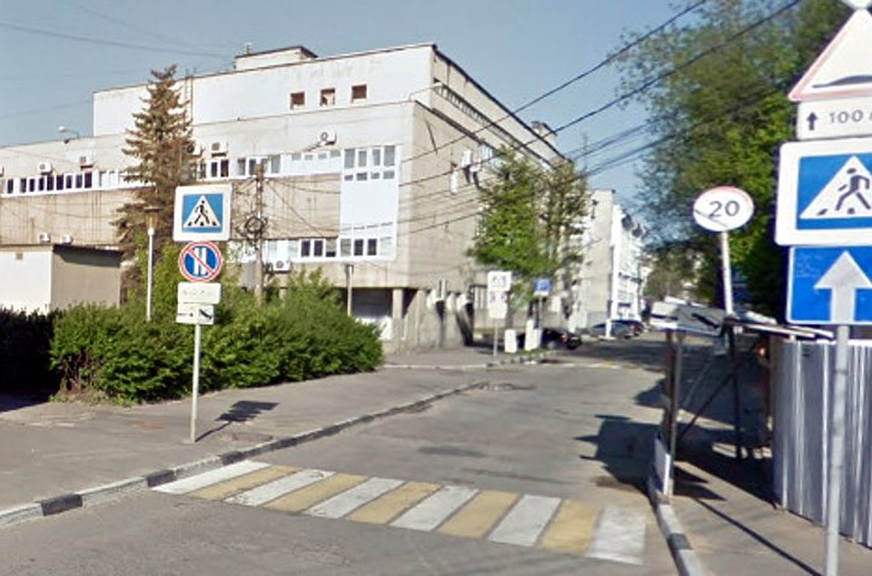 О причине перекрытия улицы не сообщается. Фото: google.ru/maps