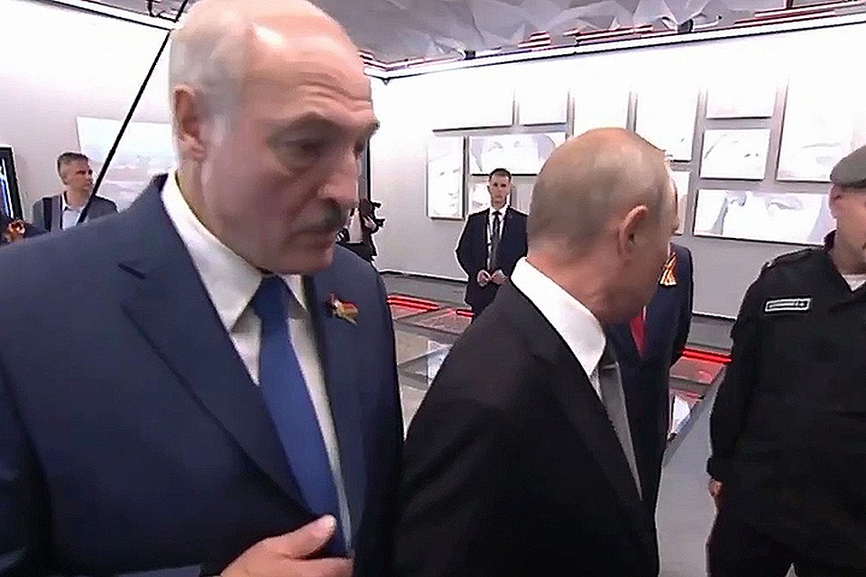 Лукашенко и Путин в музее. Кадр телеграм-канала "Пул №3".
