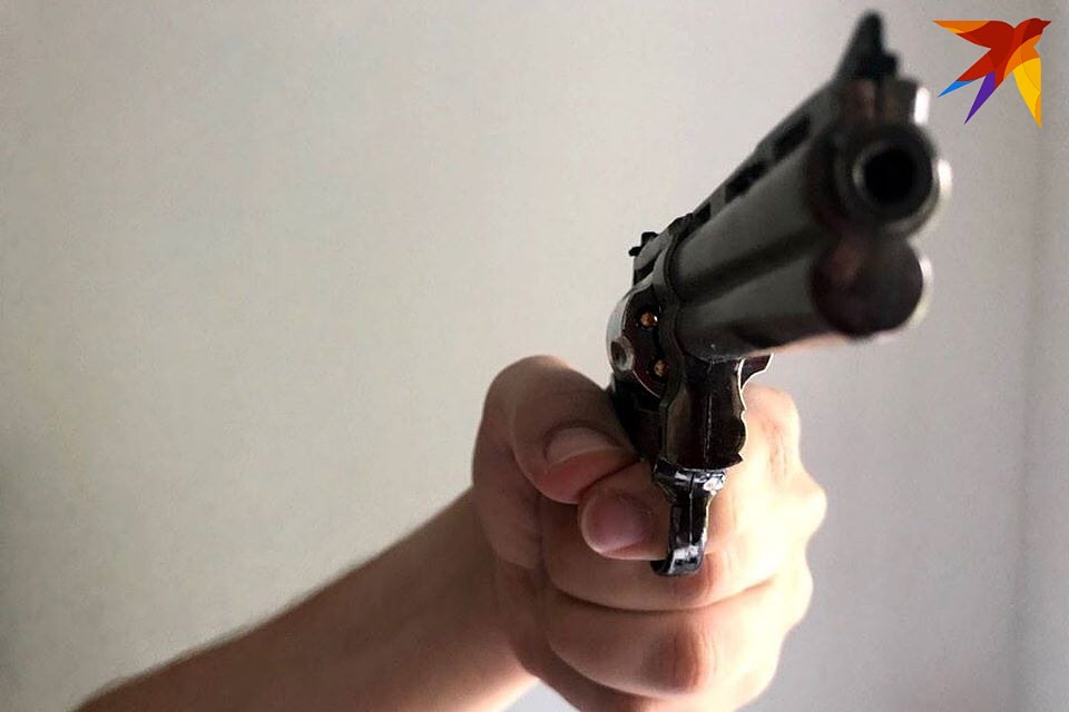 Мужчину обвиняют в незаконном изготовлении и хранении огнестрельного оружи