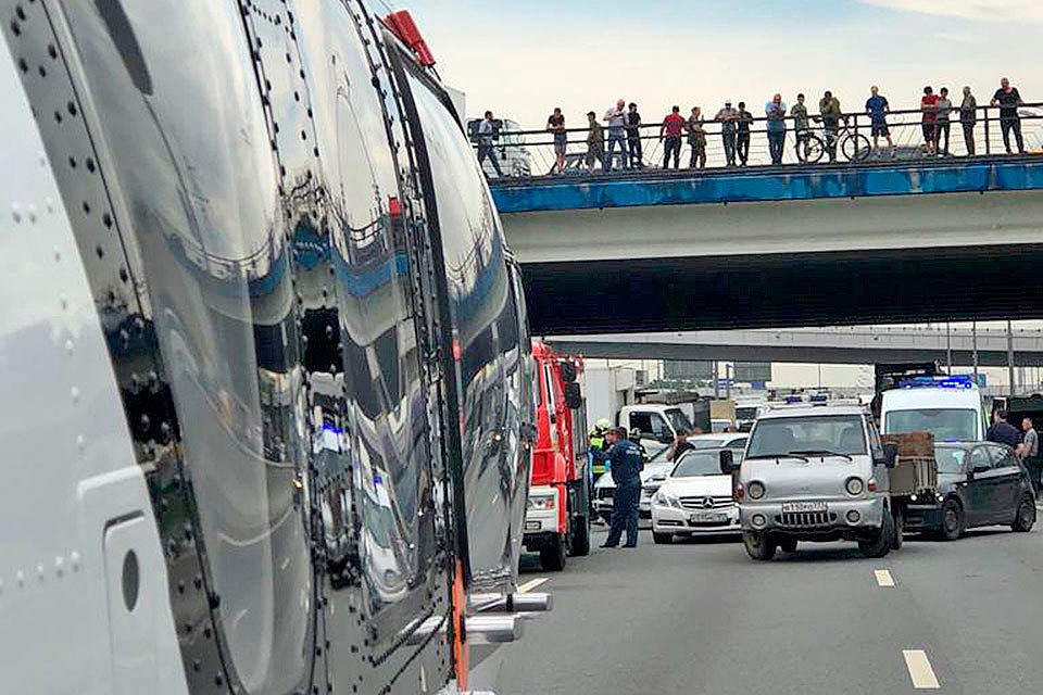 В страшной аварии на МКАДе пострадал 2-летний ребенок. Фото: ГОЧСиПБ правительства Москвы