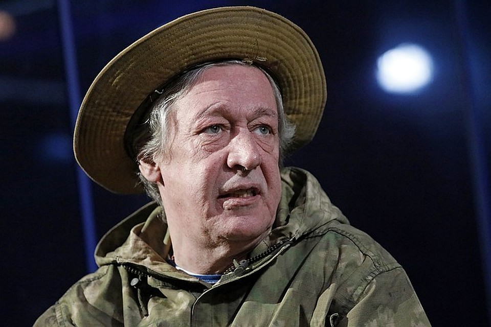 8 июня Михаил Ефремов на джипе выехал на встречную полосу на Смоленской площади и врезался в фургон. Фото: Артем Геодакян/ТАСС