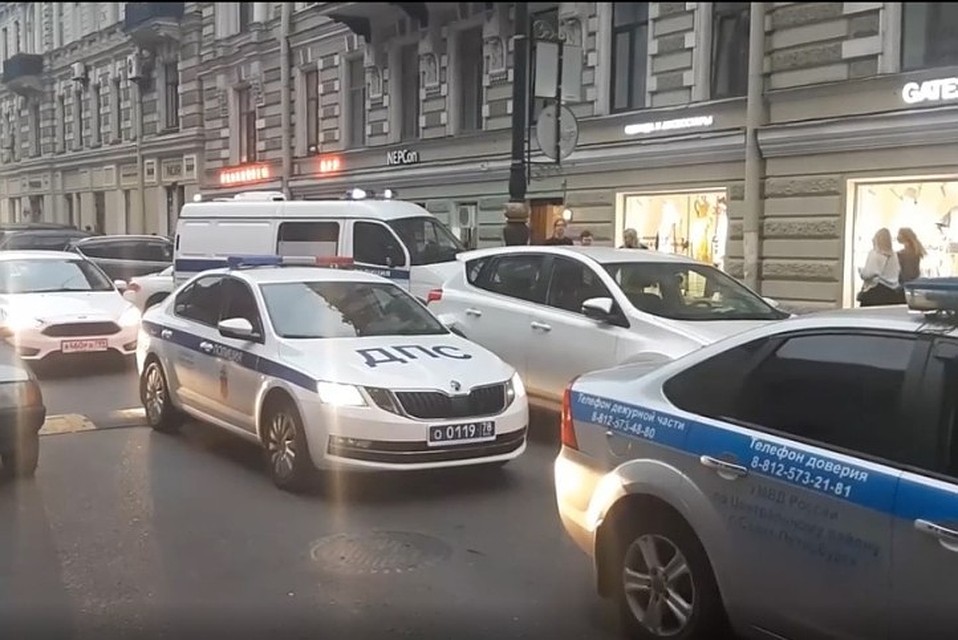 Полицейские провели рейд по барам Фото: ГУ МВД по СПб и ЛО