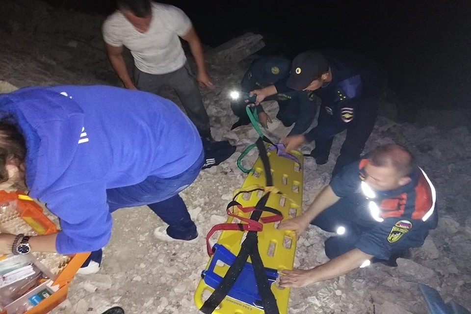 Пострадавшего обнаружили под скалой