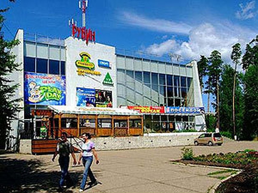 ЧП произошло в закамском кафе, что недалеко от кинотеатра "Рубин".