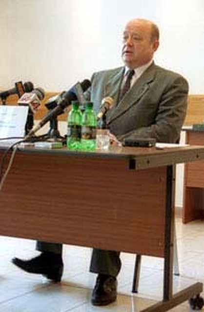 Фрадкова называют исключительно техническим премьером.