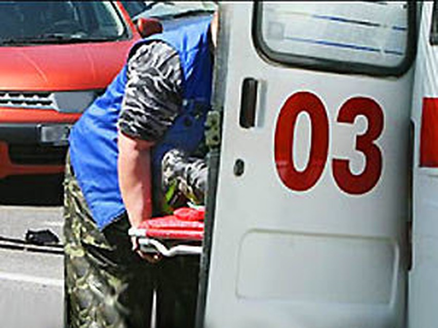 В Воронеже автомобиль сбил трех человек на пешеходном переходе