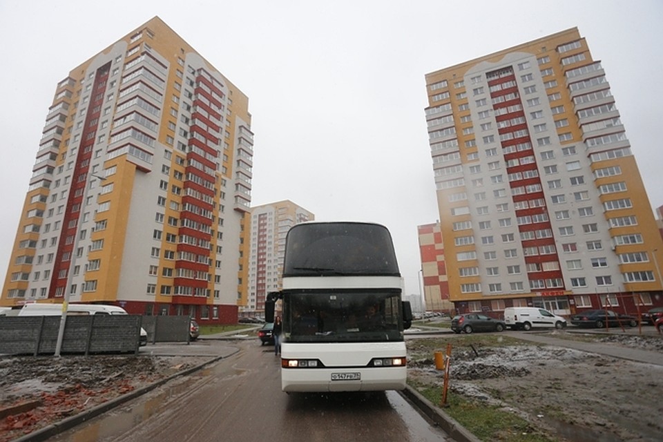 Между точками на карте маршрута мы с комфортом передвигались на двухэтажном туристическом автобусе.