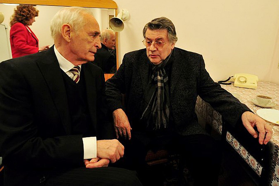 - Мы уходящие уже, - посетовал корреспонденту «Комсомолки» Василий Лановой, сидевший рядом с Ширвиндтом