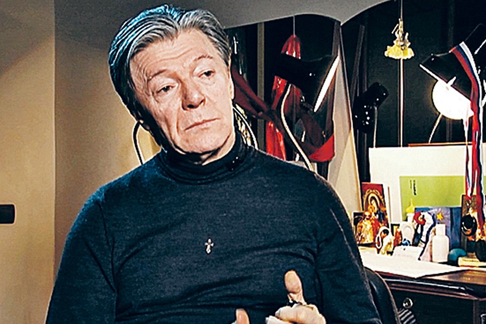 Актер признался, что дни рождения не отмечает никогда, поэтому попросил театр ничего для него не устраивать.