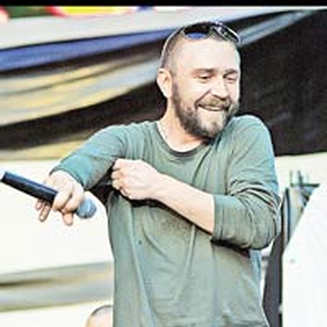 Сергей Шнуров: - Да за такие «бабки» я вам не только спою, но и польку-бабочку на мобильник натанцую!