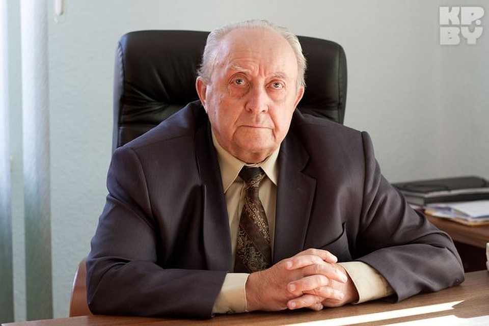 Вячеслав Кебич рассказал "Комсомолке", почему именно ему предложили распилить золото партии.