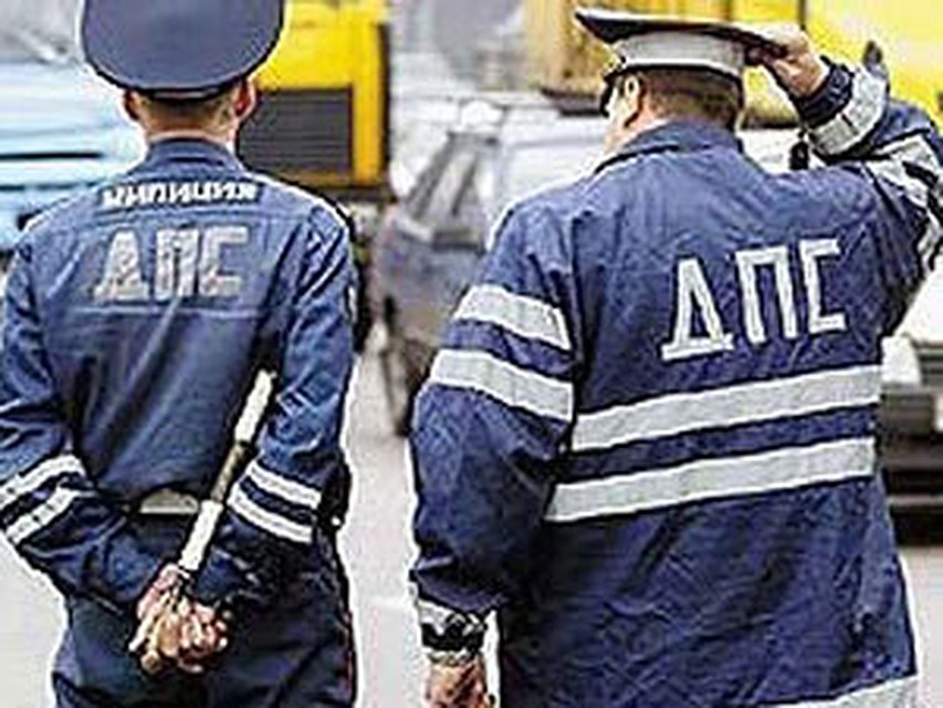 Блюстители порядка оказались падки на дополнительный заработок.