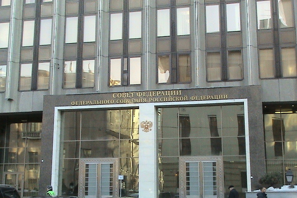 Сенаторы приняли Крым и Севастополь в состав России