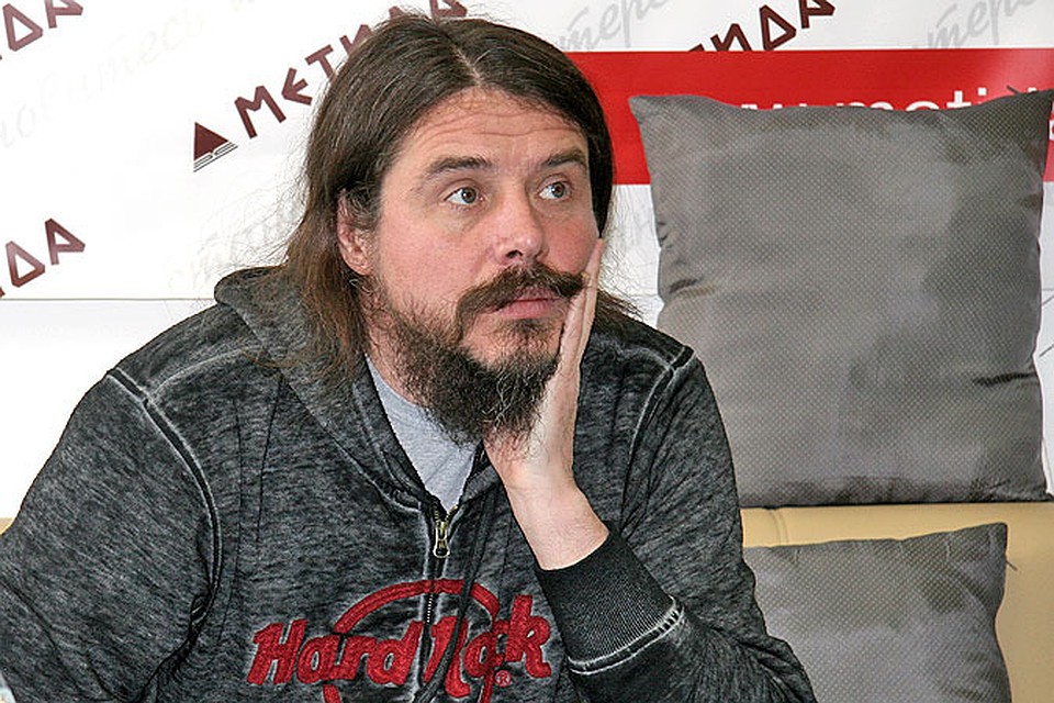 Лидер группы "Калинов мост" встретился перед концертом с самарскими поклонниками рока