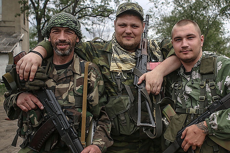 Эти ополченцы попросили их сфотографировать перед боем.