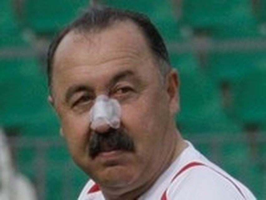 Футбольный тренер принимал участие в благотворительном матче. Команда "Тренеры России" играла против команды звезд "Старко-Русич"