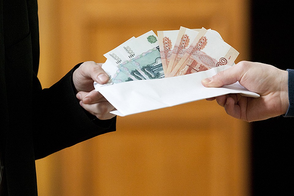 Сотрудникам саратовского завода АИТ пообещали выплатить девять миллионов рублей долгов по зарплате
