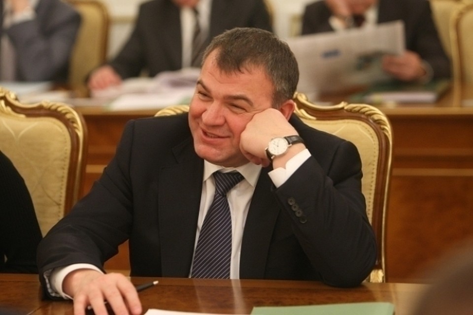 "Если честно, его тут за год живьем только двое сотрудников видели, когда он являлся сюда после назначения", - говорят сотрудники