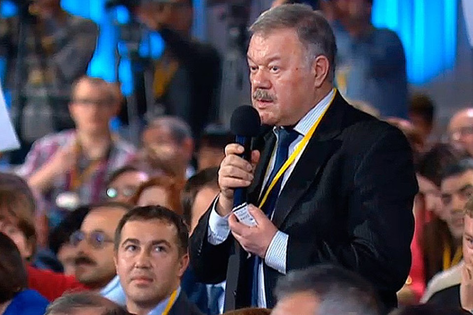 Владимира Путина корреспондент "КП" спросил об экономическом кризисе