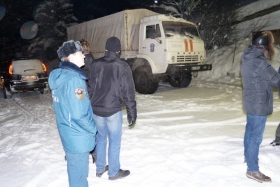 Группа готовится к выезду. Фото: пресс-службы ГУ МЧС России по Свердловской области.