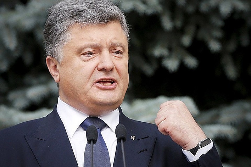 Ярый борец за украинскую речь посреди пресс-конференции сбился на русский язык