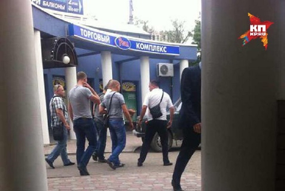 Салова вывели из кафе во время обеда