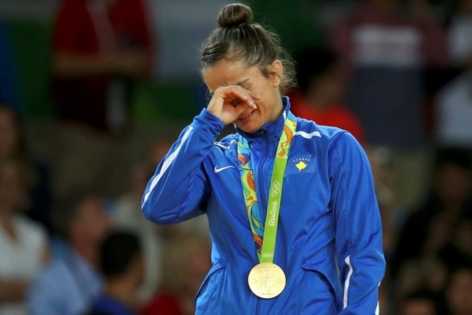 Майлинда Кельменди расплакалась от счастья - она первая олимпийская чемпионка в истории своей страны