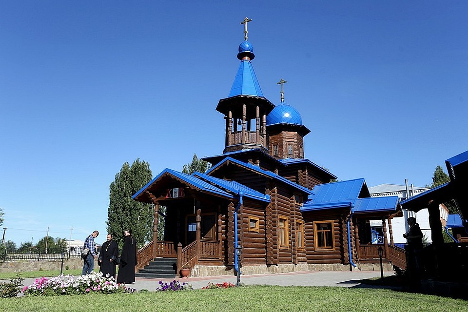 Деревянный Храм Рождества Христова в селе Старая Жуковка.