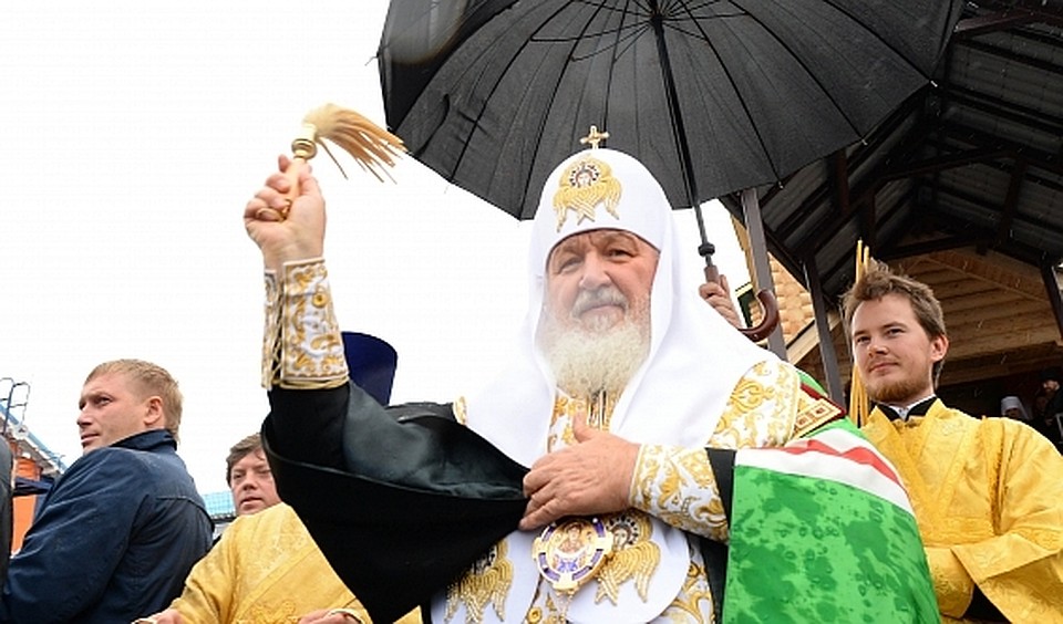 Патриарх Кирилл отвятиел храм в Сабетте и подарил икону Казанской Божьей матери правительство.янао.рф