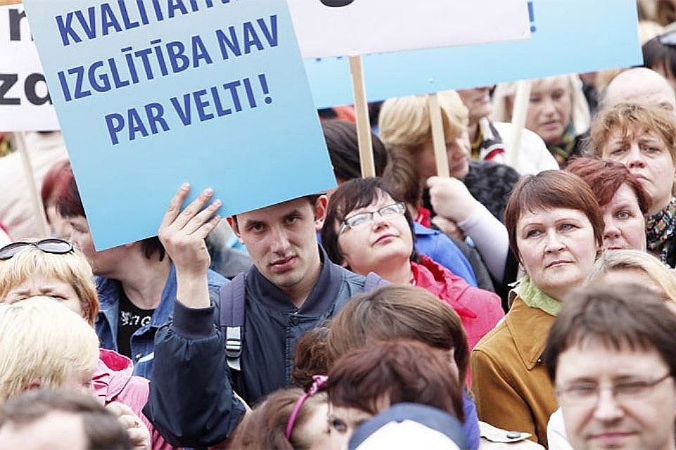 В Латвии учителей хотят проверять на лояльность государству. Фото: с сайта lsm.lv