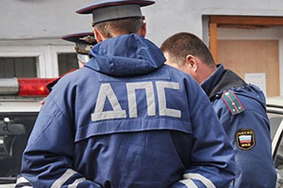 Сотрудники ДПС задержали угонщика на месте ДТП