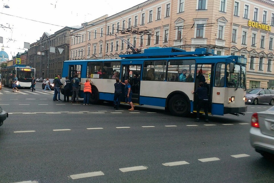 Фото: "ДТП и ЧП Санкт-Петербург" "ВКонтакте"