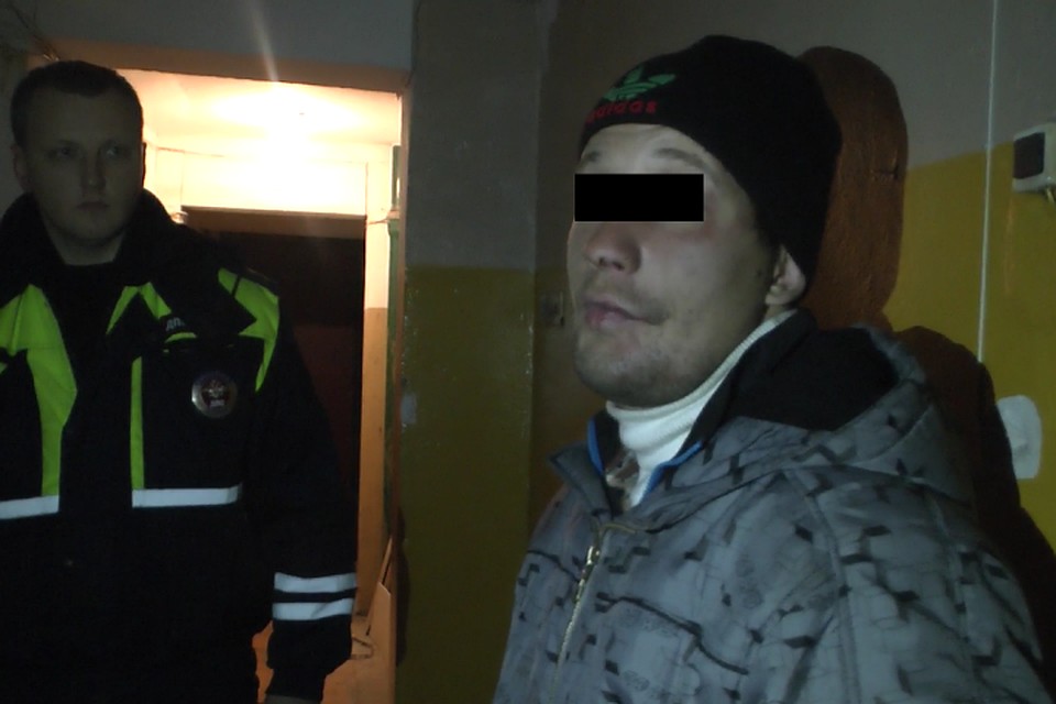 Задержанный уверяет, что он просто пришел в гости к своей девушке.