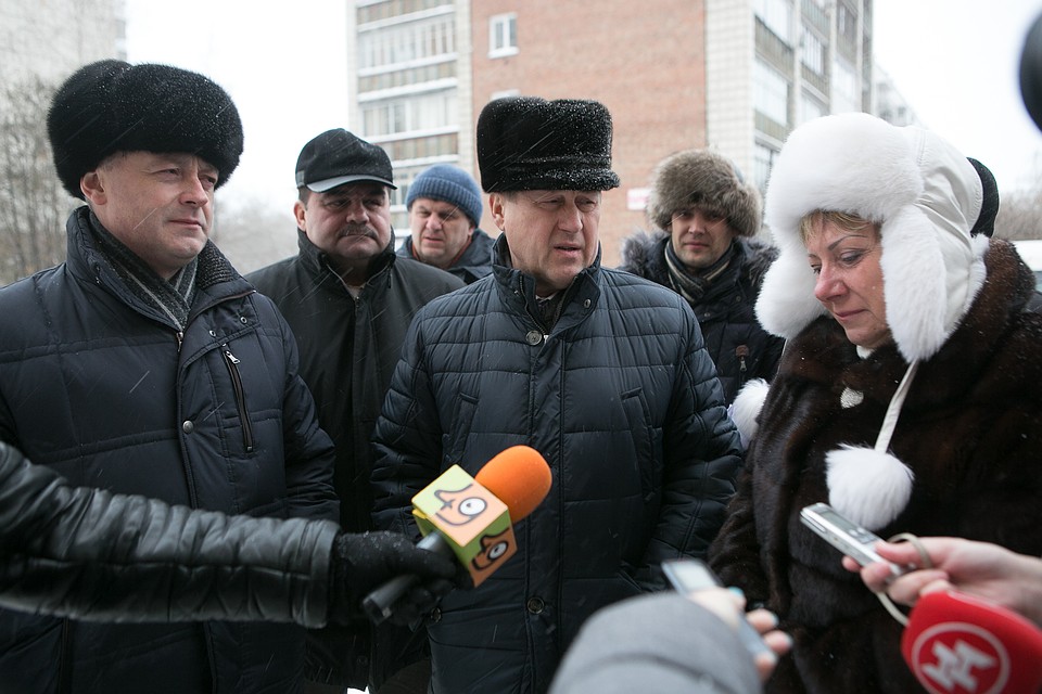 Ход достройки дома на улице Кошурникова лично проконтролировал мэр Новосибирска. Фото: пресс-центр мэрии Новосибирска