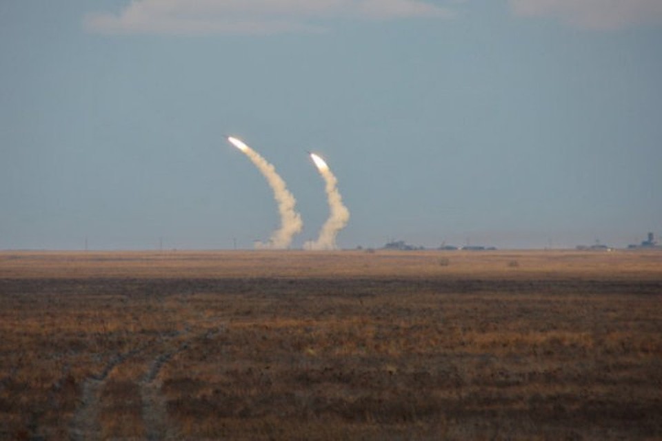 1 декабря Украина объявила о 16 успешных пусках ракет, в пятницу учения продолжатся