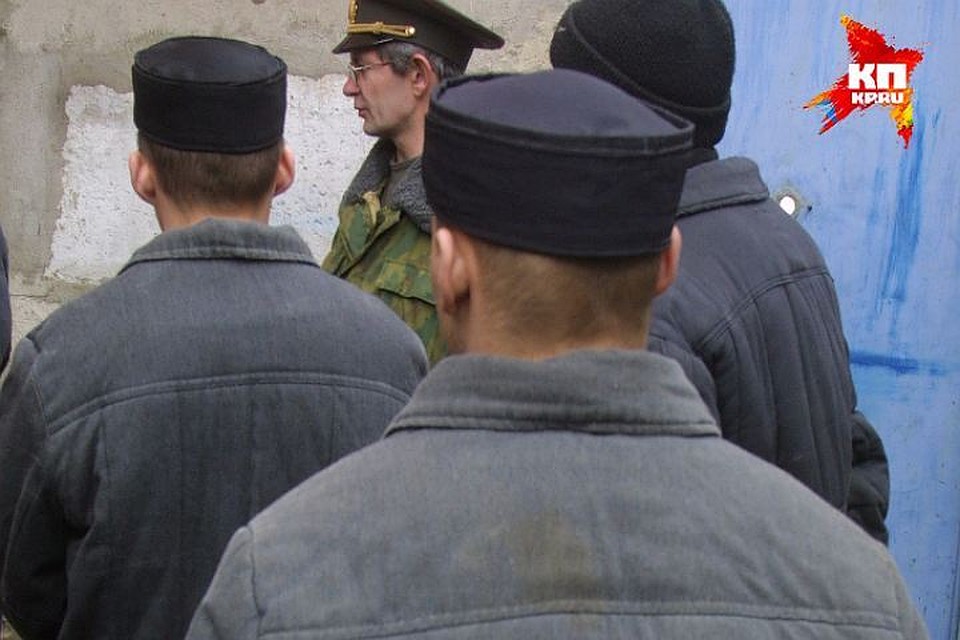 Заключенный написал в полицию заявление о том, что его брат обчистил принадлежащий ему гараж, который на самом деле брату и принадлежит.