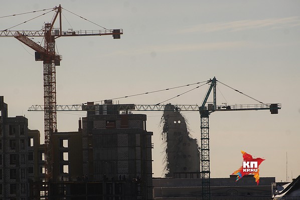 Снос недостроенной телебашни в Екатеринбурге. Вместо красивого и пускай недостроенного символа, у Екатеринбурга остался только "лохматый уродец"