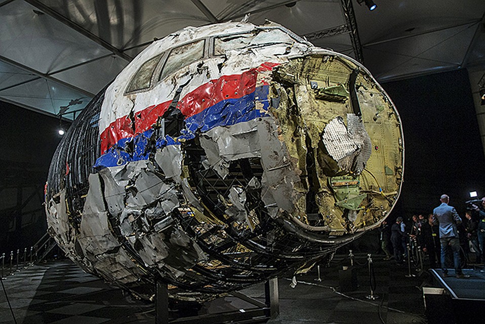 Носовая часть кабины самолета была разделена на более чем 1,5 тысячи условных прямоугольных элементов Фото: REUTERS
