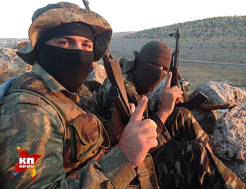 Основная масса будущих ополченцев ИГИЛ едет не воевать, а жить в «Исламском государстве» по шариату. Но на практике - их принуждают брать в руки оружие.