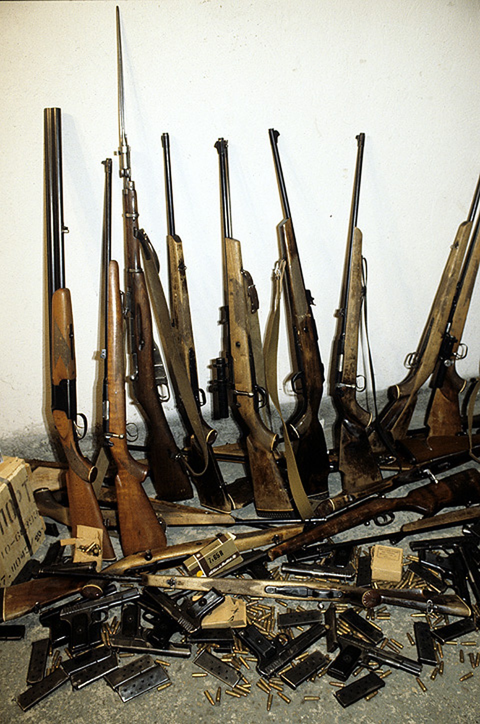 За три дня с 11 по 14 января 1991 года в Литовской ССР изъято более 100 единиц оружия и около 37 тыс. патронов. Фото: РИА Новости