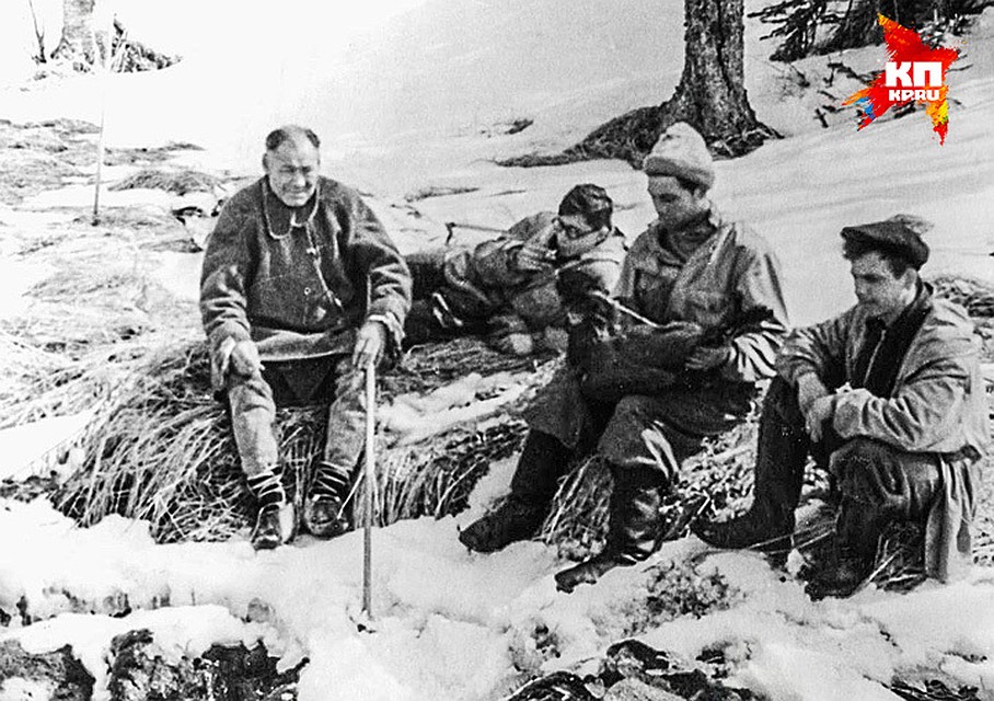 Манси Степан Куриков и студенты-поисковики на перевале Дятлова.