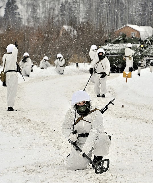 Профессия сапера опасна не только в военное время. Фото: Михаил ФРОЛОВ