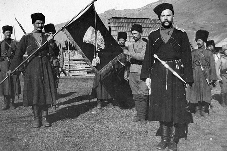 Подгототовленные опальным генералом бравые хлопцы из "Волчьей сотни" боролись с партизанами в Югославии. Фото: kazaki.by