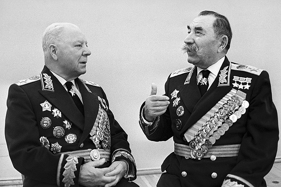 Клим Ворошилов и Семен Буденный, 1968 год. Фото Владимира Савостьянова и Алексея Стужина /Фотохроника ТАСС