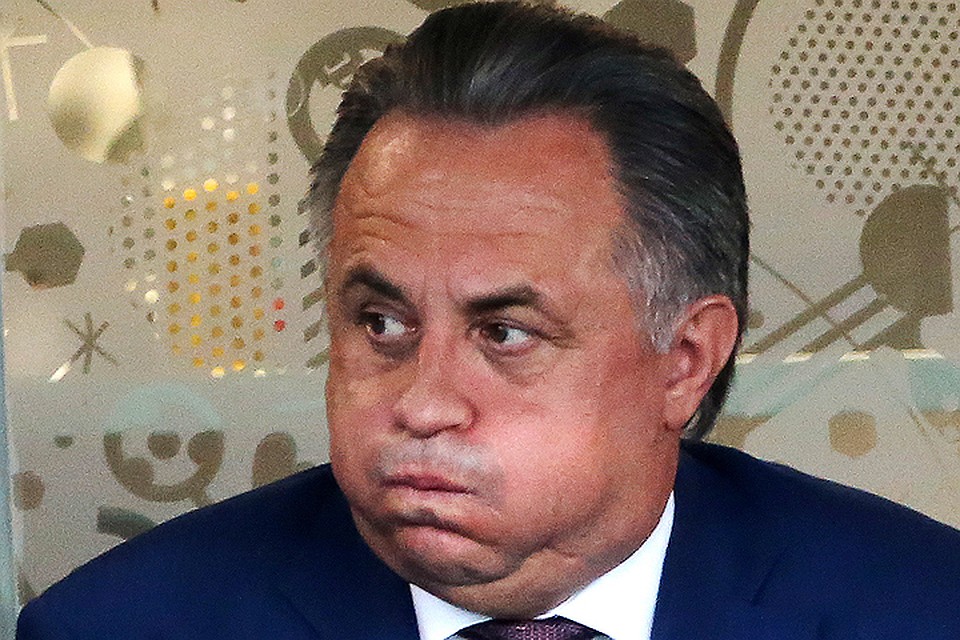 Министр спорта РФ Виталий Мутко в ходе просмотра матча против Уэльса. ФОТО Александр Демьянчук/ТАСС