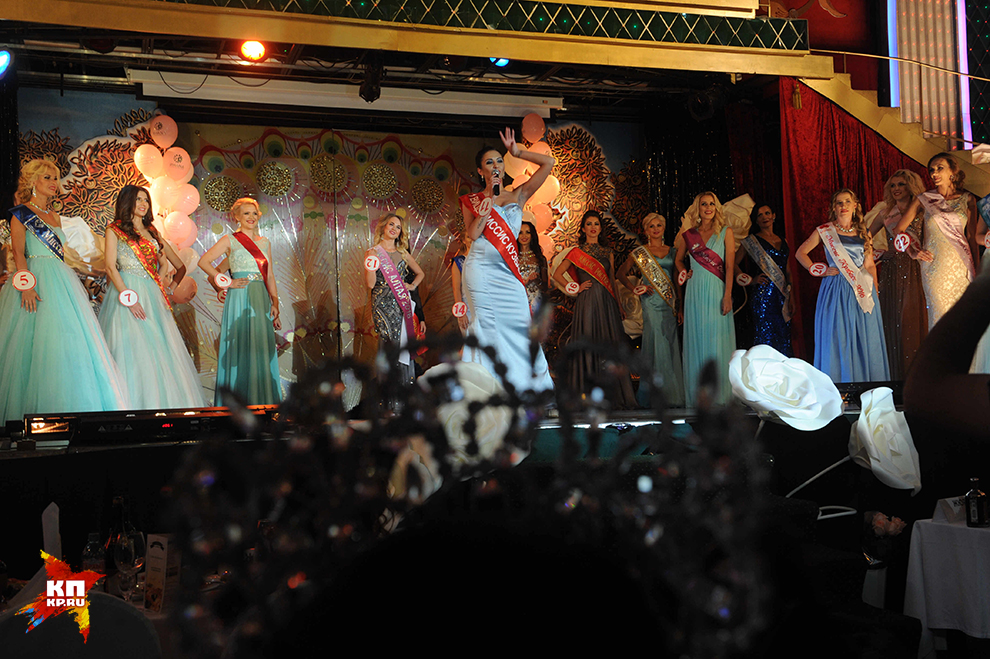 Возраст претенденток на корону не ограничен — от 18 до бесконечности. В этот раз самой возрастной участнице было 42 года Фото: Владимир ВЕЛЕНГУРИН