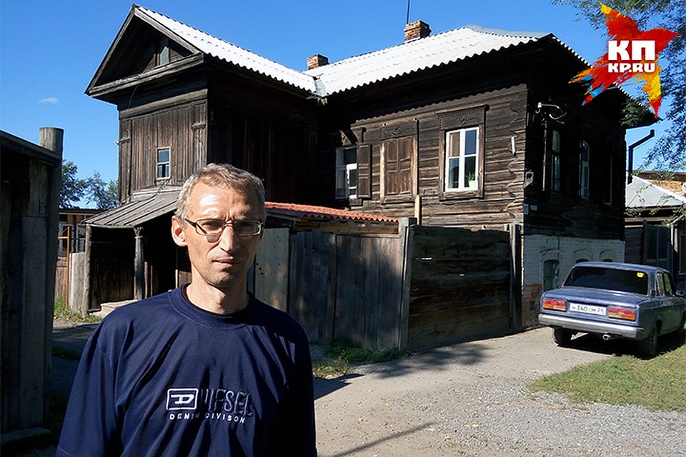 В этом доме Евгений провел свое детство. Сюда привел жену Ольгу, пошли детишки. Фото: Вадим МАЦНЕВ